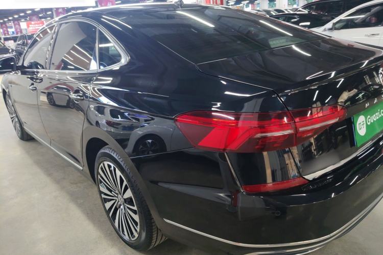 Used Volkswagen Passat 2019 330TSI Luxury Edition China VI Standard
