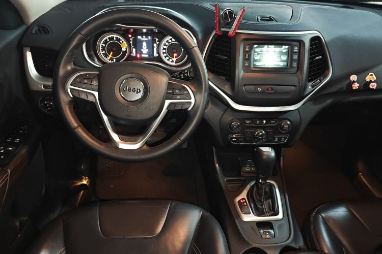 Used  Cherokee 2016 2.4L Leading Edition
