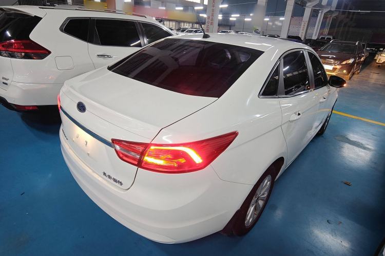 Used Ford Escort 2015 1.5L Automatic Fashion Model
