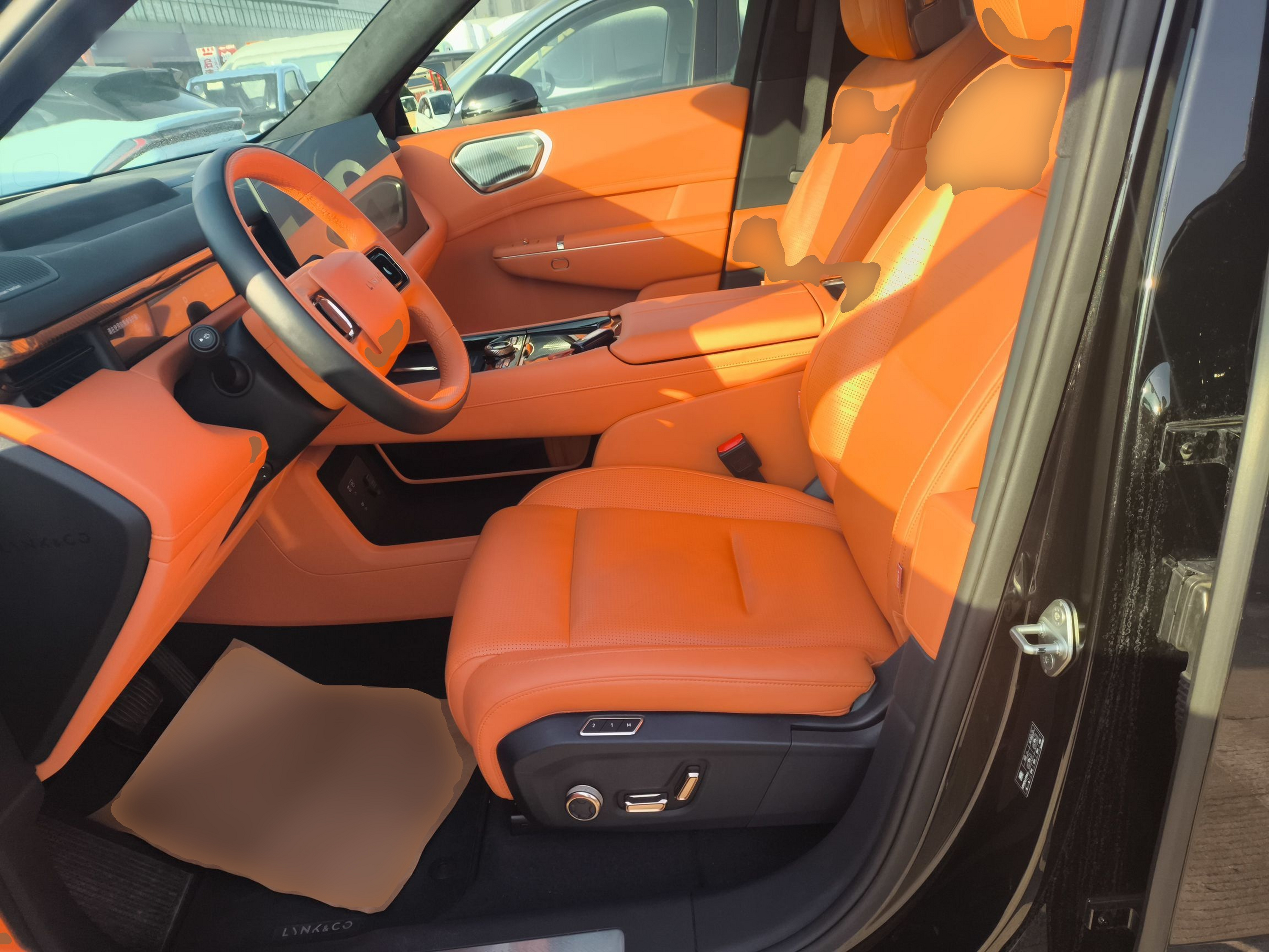 المقاعد الأمامية داخل السيارة