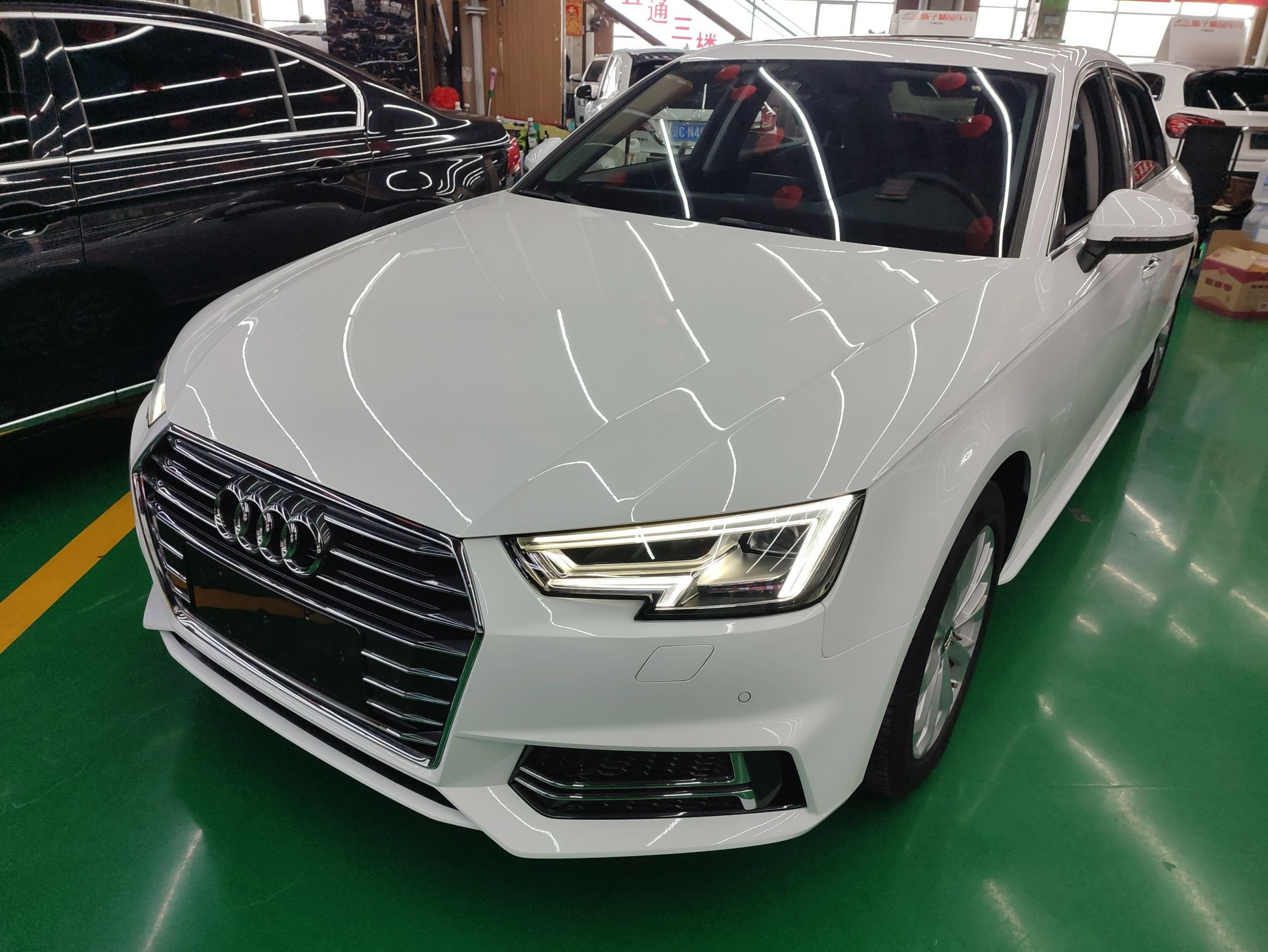 Под передней частью автомобиля