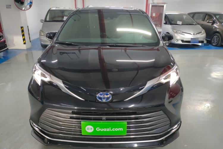 Used Toyota Sienna 2023 2.5L Hybrid Deluxe Edition
