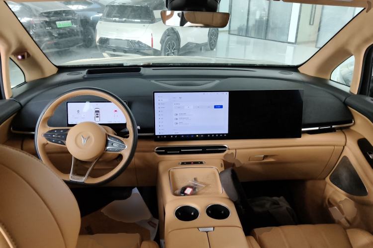 Used VOYAH Dream 2025 PHEV Four-Wheel-Drive Flagship Kunpeng Edition
