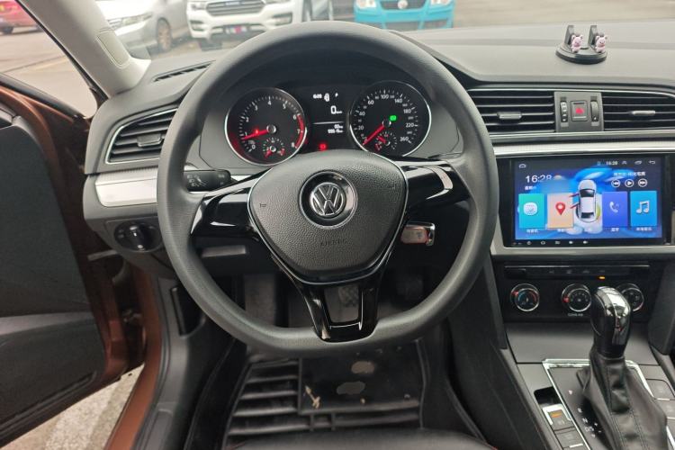 Used Volkswagen Lamando 2017 230TSI DSG Fashion Edition
