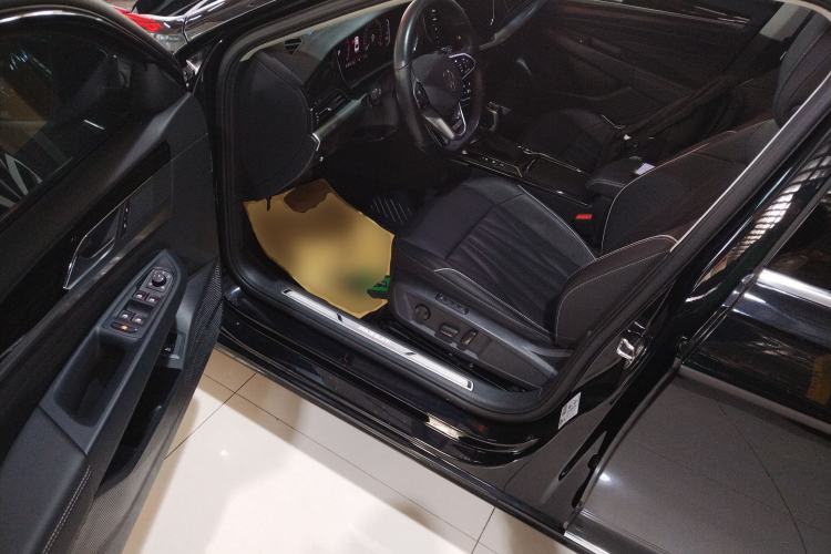 Used Volkswagen Passat 2023 330TSI Luxury Edition
