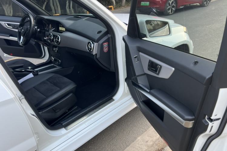 Used Mercedes-Benz GLK-Class 2015 GLK 260 4MATIC Fashion Edition Ultimate Version
