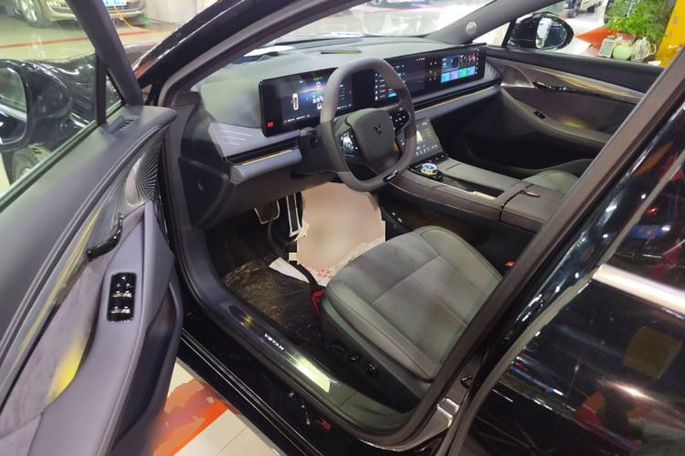 Used VOYAH PASSION 2024 PHEV Four-Wheel Drive Ultra-Long Range Flagship Model