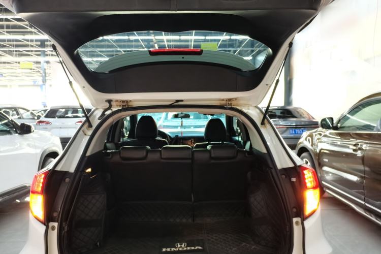 Used Honda Vezel 2015 1.8L CVT 2WD Elite Model
