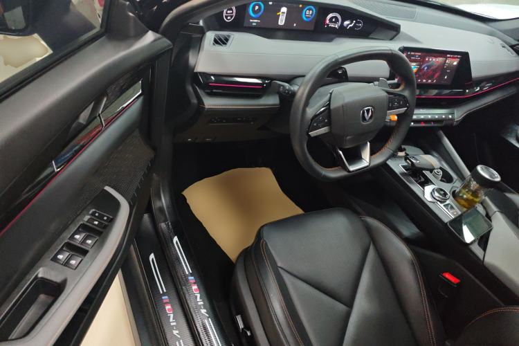 Used Changan UNI-V 2022 1.5T Prestige Version