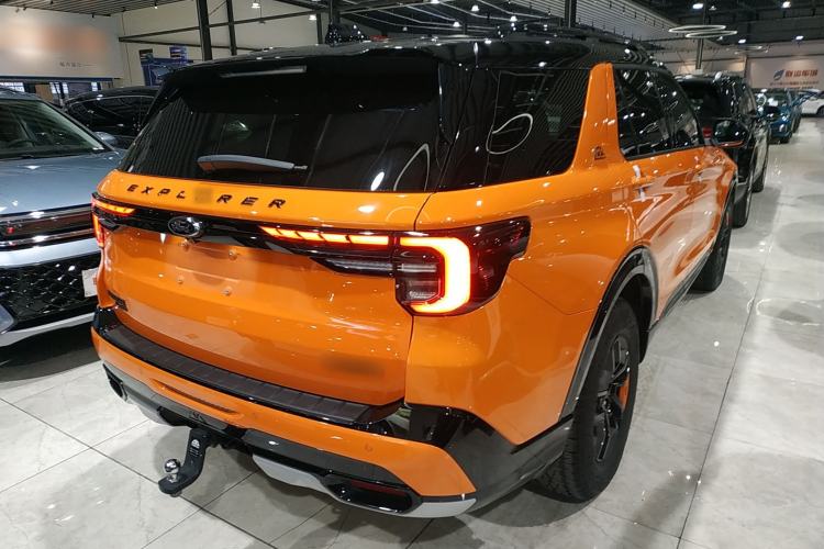 Used Ford Explorer 2024 2.3T EcoBoost Kunlun Peak Edition 7-Seater
