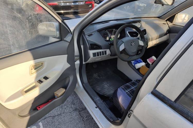 Used FAW Xiali N5 2014 1.3L Manual Standard Edition