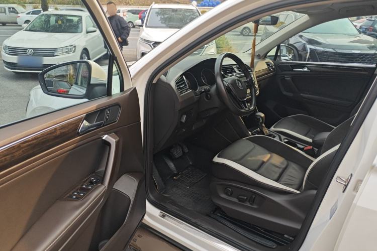 Used Volkswagen Tiguan L 2017 330TSI Automatic Two-Wheel Drive Luxury Edition
