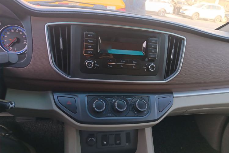 Used FORTHING Lingzhi M5 2020 Comfort Model 7 Seats
