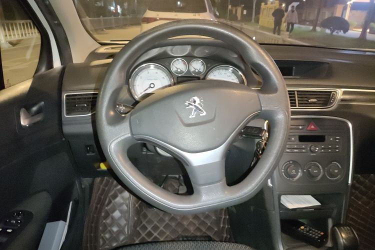 Used Peugeot 308 2014 Enjoy Edition Classic 1.6L Manual YouShang Model
