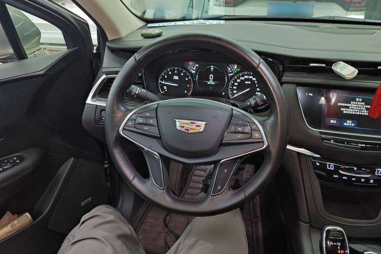 Used Cadillac XT5 2018 25T Luxury Model
