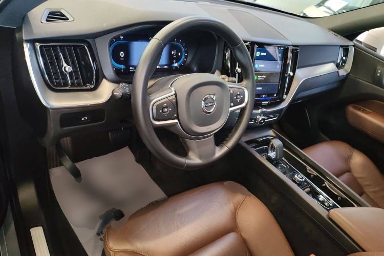 Used Volvo XC60 2024 B5 4x4 Smart Luxury Edition
