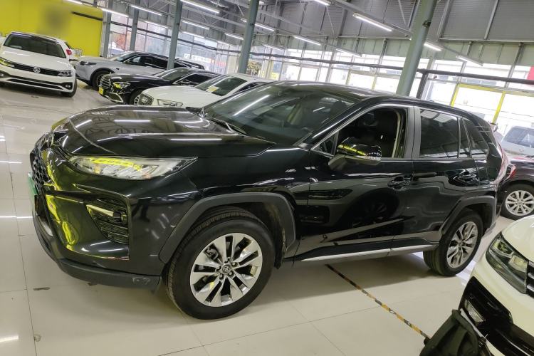 Used Toyota Wildlander 2022 2.0L CVT Two-Wheel Drive Luxury PLUS Edition
