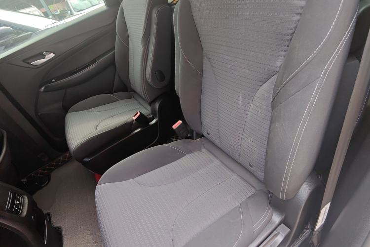 Used Baojun 730 2019 1.5L Manual Fashion Model 7-seater China VI
