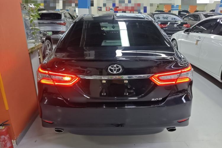Used Toyota Camry 2021 2.0G Luxury Edition
