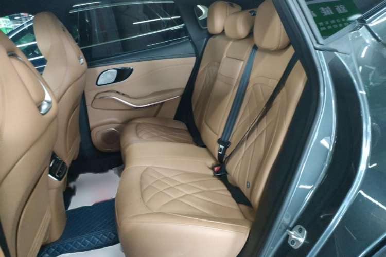 Used  R7 2022 Long-Range Advanced Edition
