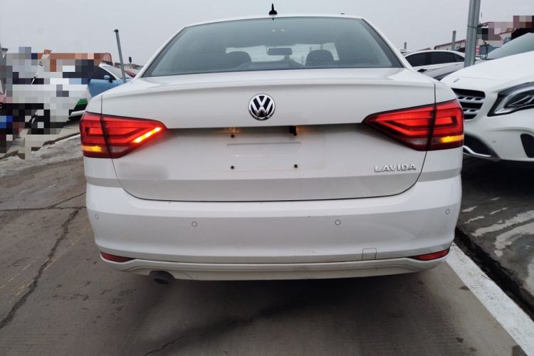 Used Volkswagen Lavida 2018 Classic 1.5L Automatic Fashion Edition China VI Standard
