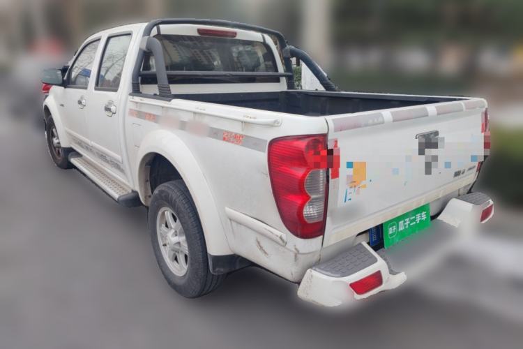 Used Great Wall Wingle 5 2013 2.0T European Version Two-Wheel Drive Elite Edition 6MT Big Double Cab GW4D20B
