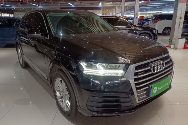 Used Audi Q7 2018 40 TFSI Comfort Model
