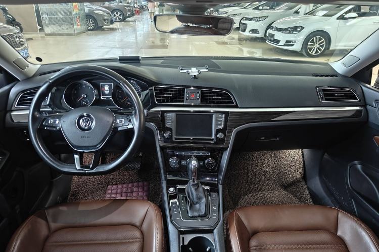 Used Volkswagen Lamando 2015 280TSI DSG Luxury Edition