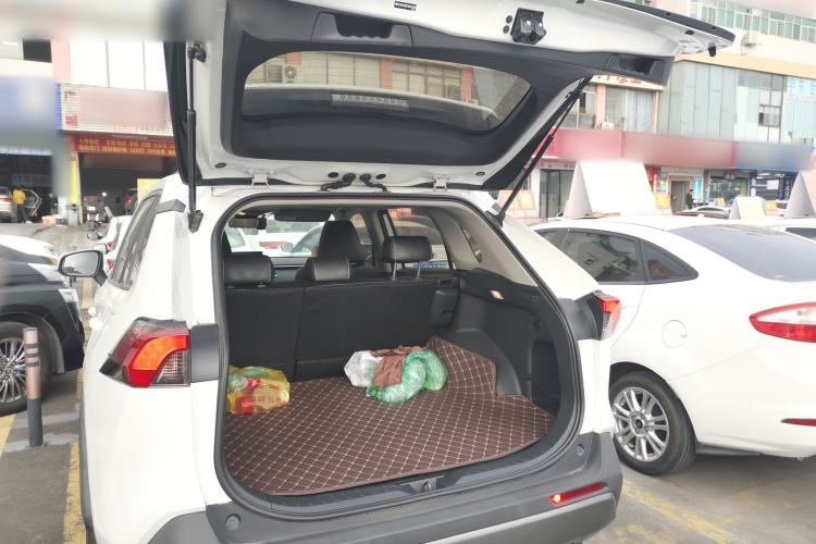 Used Toyota RAV4 2021 2.0L CVT Two-Wheel Drive Fashion Edition
