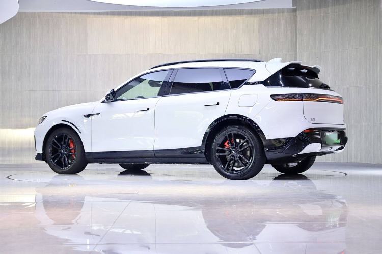 Used VOYAH FREE 2025 318 259 km All-Wheel-Drive Exploration Edition
