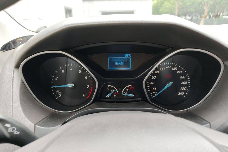 Used Ford Focus 2012 Sedan 1.6L Manual Comfort Model
