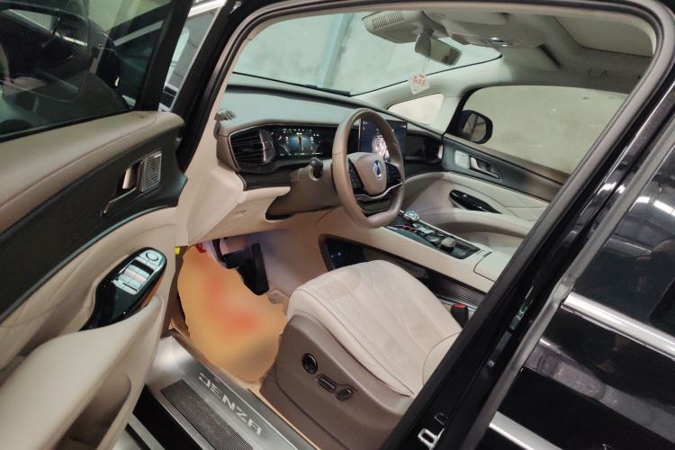 Used Denza D9 2022 DM-i 970 Four-Wheel Drive Prestige Model