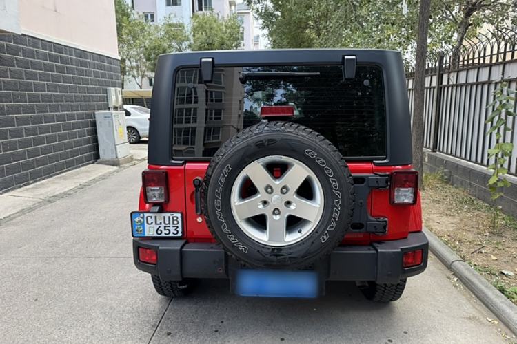 Used  Wrangler 2014 3.0L Sahara Four-Door Edition
