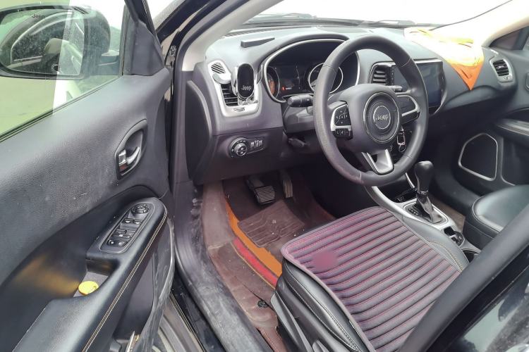 Used Jeep Compass 2017 200T Automatic Enjoyment Version
