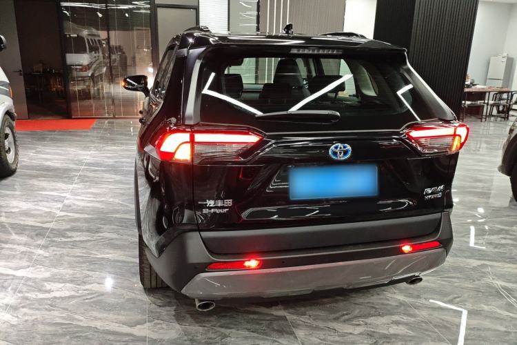 Used Toyota RAV4 2022 Dual-Engine 2.5L E-CVT Four-Wheel Drive Elite Plus Edition
