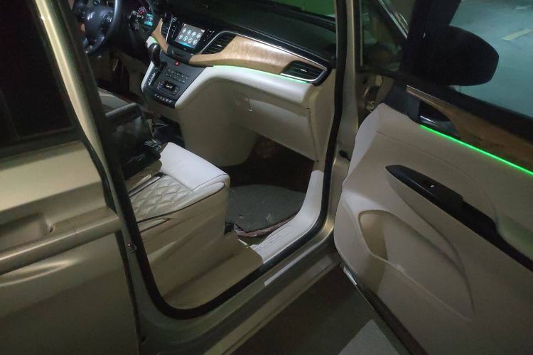 Used Buick GL8 2018 ES 28T Comfort Model China VI Standard