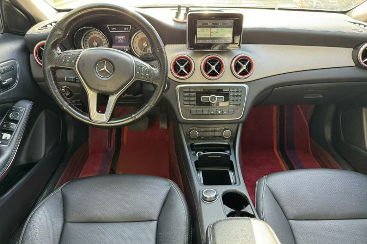 Used Mercedes-Benz GLA 2015 GLA 200 Fashion Model
