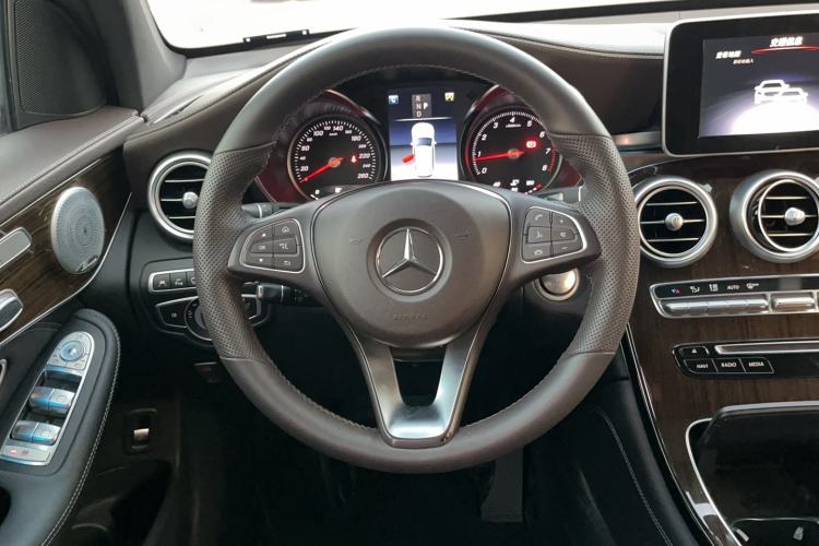 Used Mercedes-Benz GLC 2019 GLC 260 L 4MATIC Luxury Model
