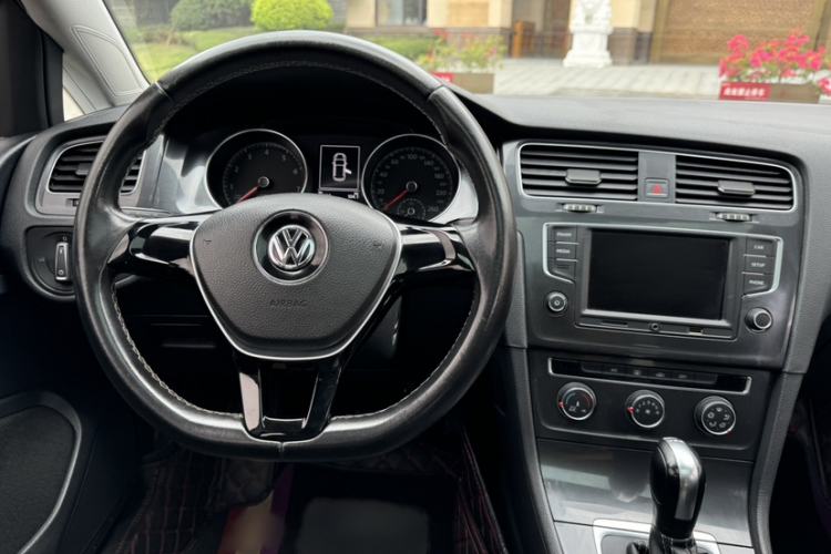 Used Volkswagen Golf 2017 230TSI Automatic Comfort Edition – Celebrating Milestone of One Million Units
