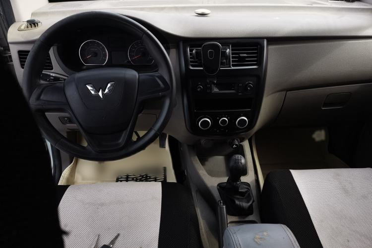 Used Wuling Rongguang V 2018 1.5L Practical Version
