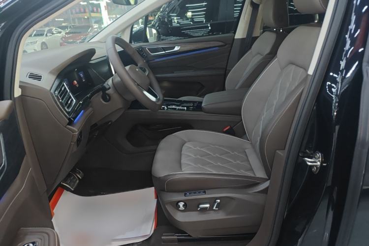 Used Volkswagen Viloran 2024 380TSI Premium Edition
