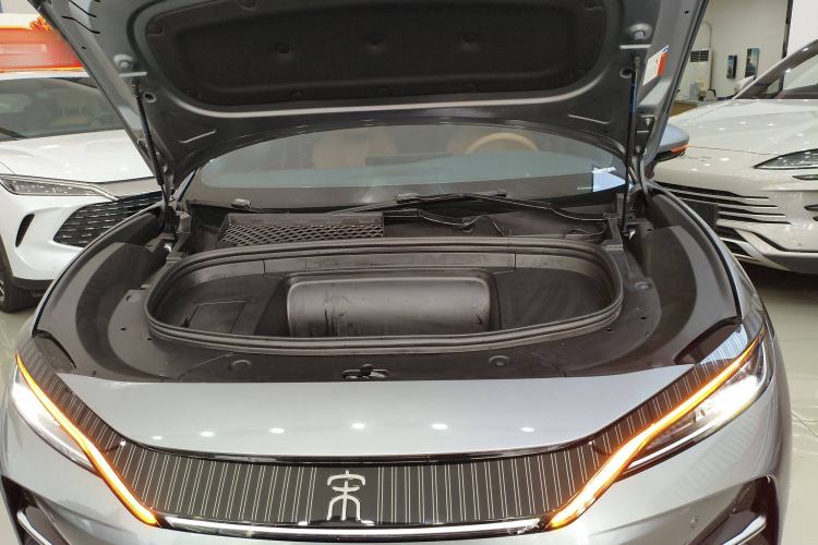 Used BYD Song L EV 2025 Intelligent Driving Version 662 km LiDAR Excellence Edition
