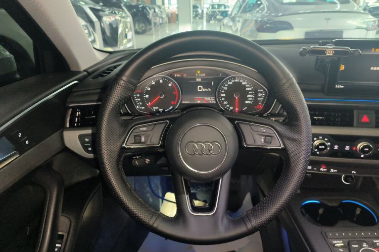 Used Audi A4L 2019 40 TFSI Ambition China VI
