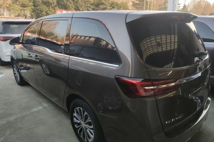 Used Buick GL8 2022 Land Cruiser Executive Class 652T Comfort Model
