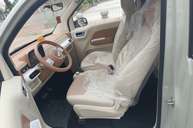 Used Wuling Hongguang MINIEV 2024 3rd Generation 215km Advanced Version
