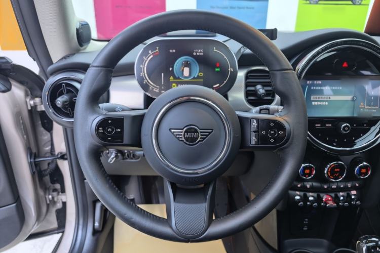 Used  MINI 2023 1.5T COOPER Artist
