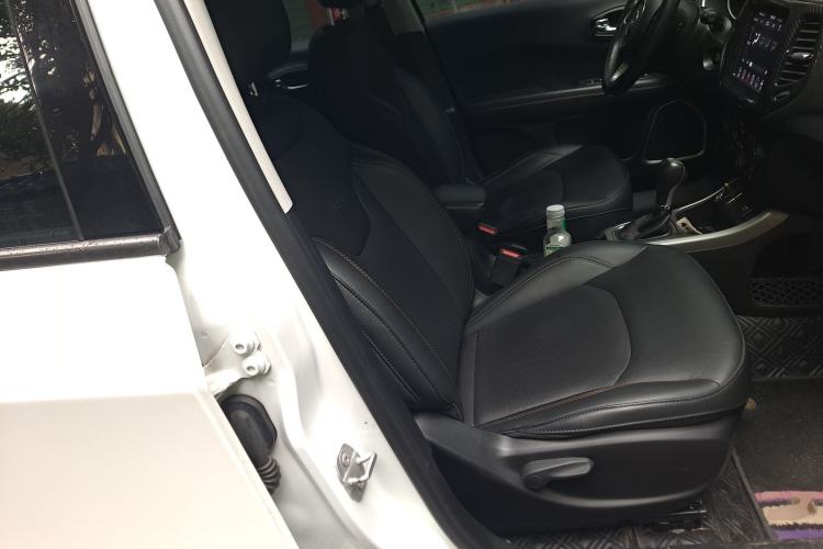 Used  Compass 2017 200T Automatic Family Edition
