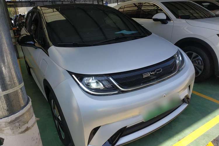 Used BYD Dolphin 2023 420 km Fashion Edition
