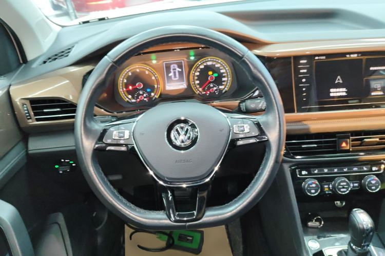 Used Volkswagen Tharu 2020 280TSI Two-Wheel Drive Luxury Edition China VI Standard