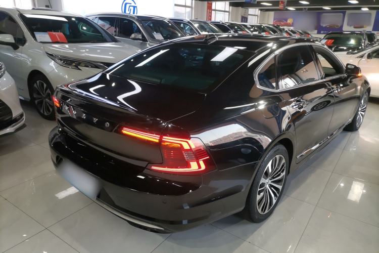 Used Volvo S90 2023 B5 Zhiyi Luxury Edition
